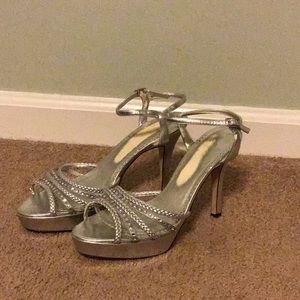 Silver strappy heel